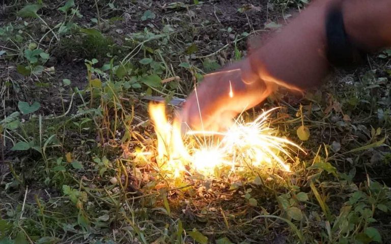 How to start a camping fire with a ferro rod?